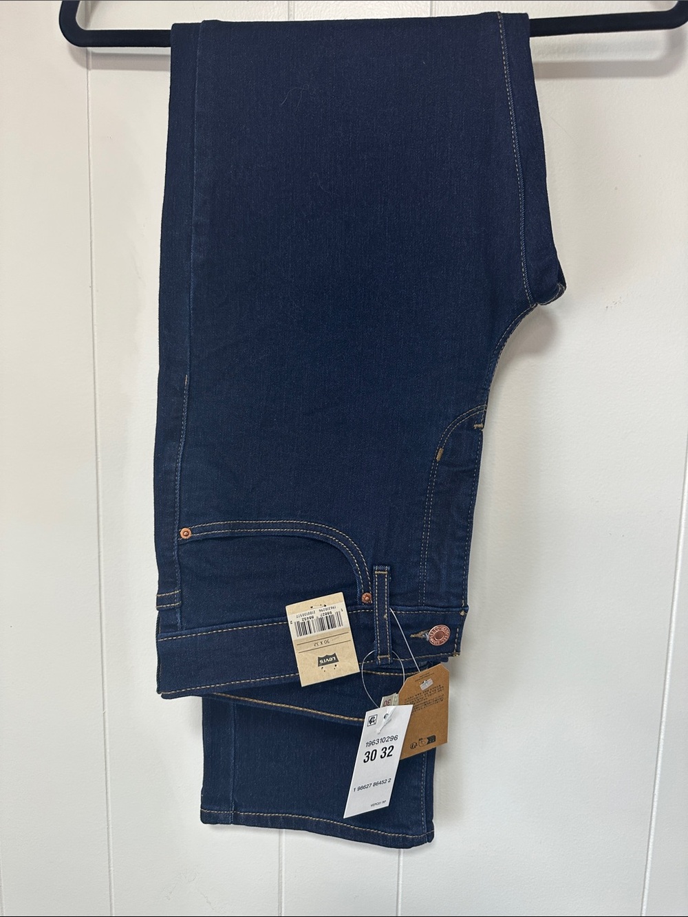 Levi 314 shaping straight NWT